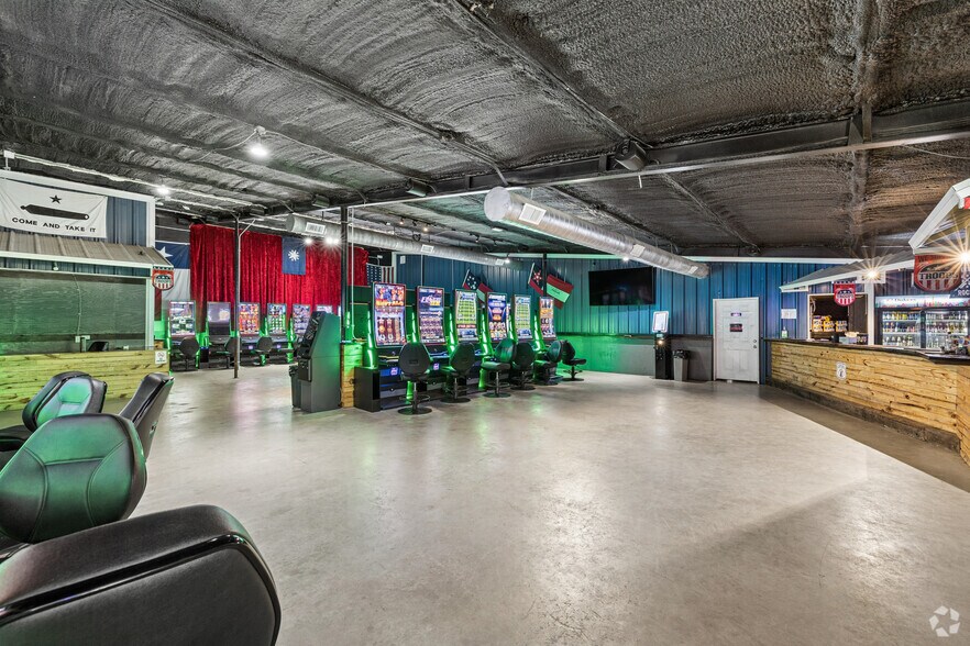 More Photos Of 1450 FM 279, Ben Wheeler Restaurant For Sale