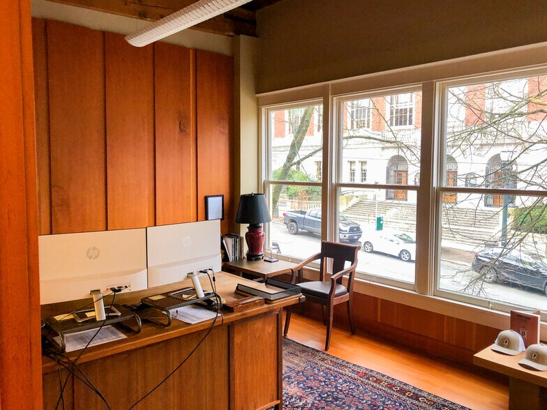 More Photos Of 802-814 SW 10th Ave, Portland Office For Sale