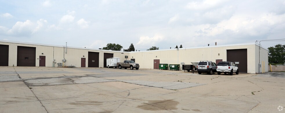 More Photos Of 3540 N 126th St, Brookfield Light Distribution For Lease