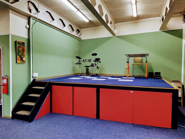 More Photos Of 228 N Washington St, Sleepy Hollow Village Lodge Meeting Hall For Sale