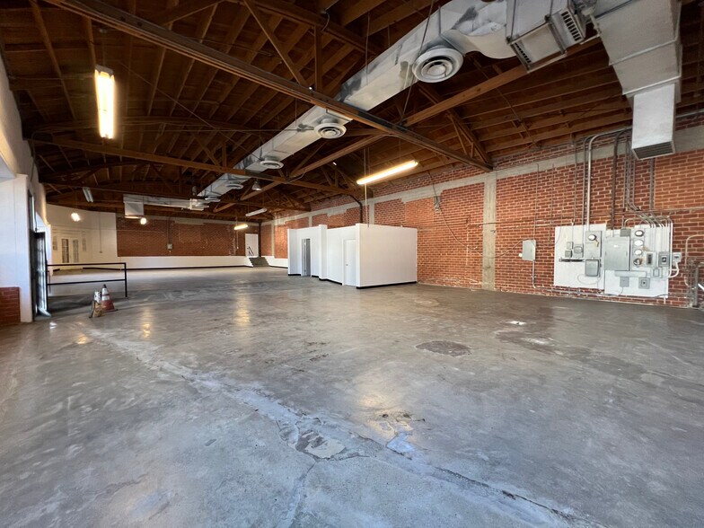 More Photos Of 1712 W Temple St, Los Angeles Restaurant For Lease