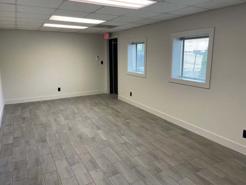 More Photos Of 520 85 Cir, Atlanta Flex For Lease
