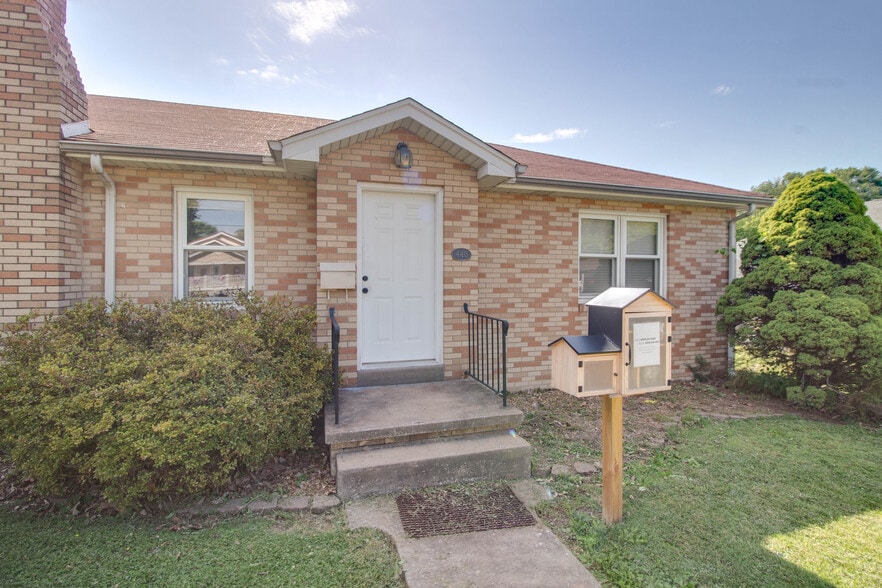 More Photos Of 440 S Prairie St, Bethalto General Retail For Sale