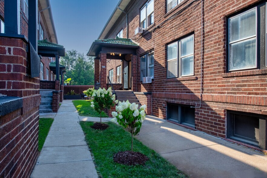 More Photos Of 120 N 6th St, Council Bluffs Apartments For Sale