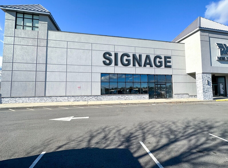 More Photos Of 80-110 Nardozzi Pl, New Rochelle Freestanding For Lease