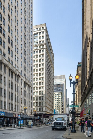 More Photos Of 25 E Washington St, Chicago Office For Lease