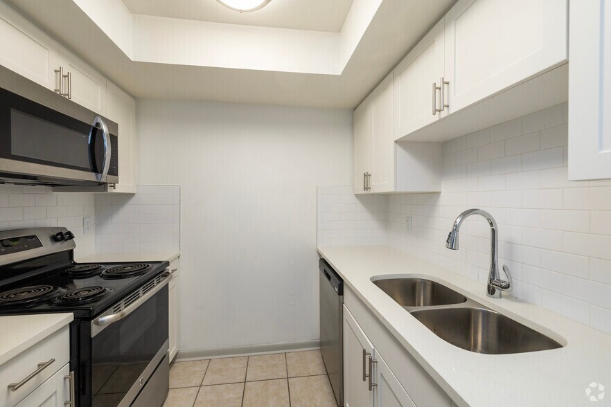 More Photos Of 1405 S Lorenzo Ave, Tampa Apartments For Sale