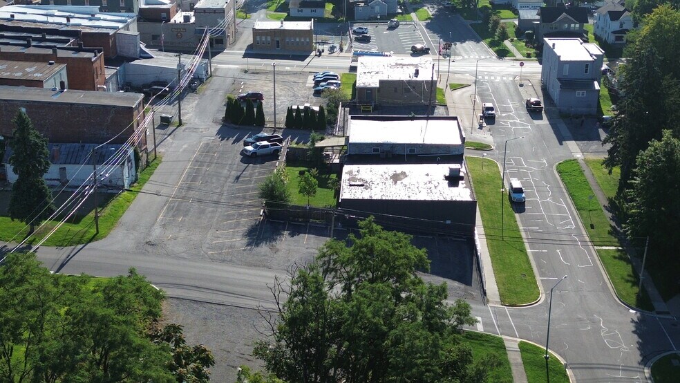 More Photos Of 111 W Hazel St, Albion Light Manufacturing For Sale