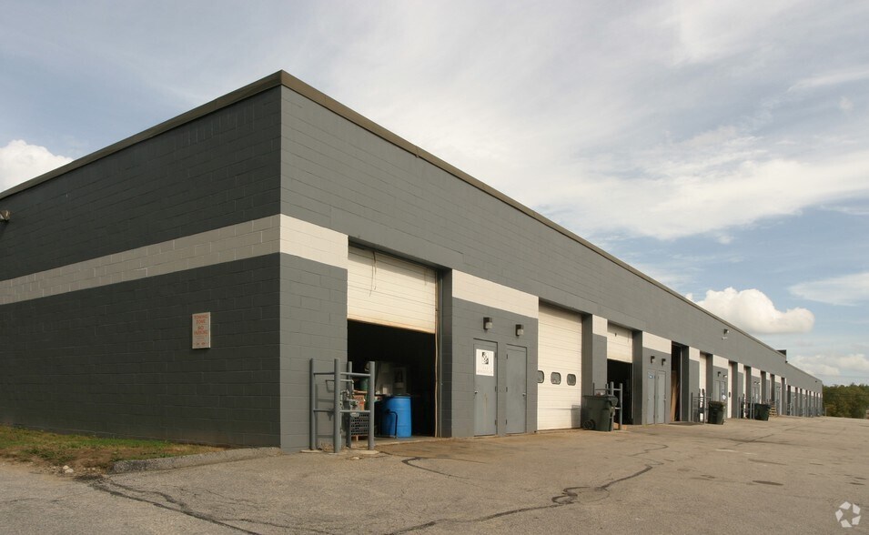More Photos Of 728 E Industrial Park Dr, Manchester Warehouse For Lease