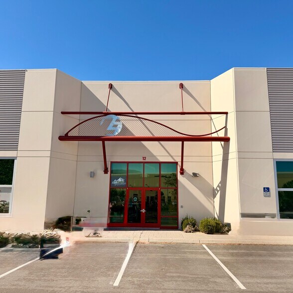 More Photos Of 8975 Double Diamond Pky, Reno Warehouse For Lease