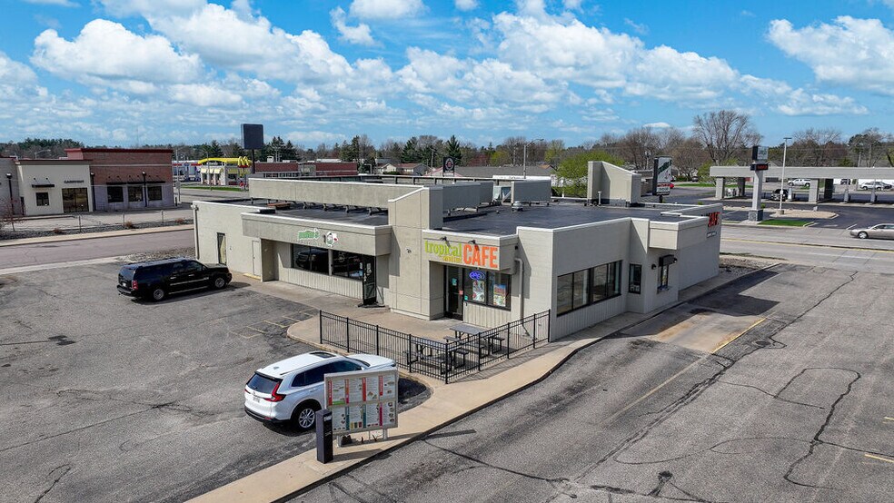 More Photos Of 1951-1981 S 8th St, Wisconsin Rapids General Retail For Sale