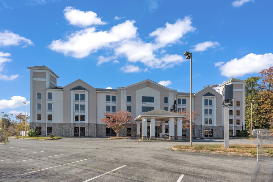 More Photos Of 24058 Sussex Hwy, Seaford Hotel For Sale