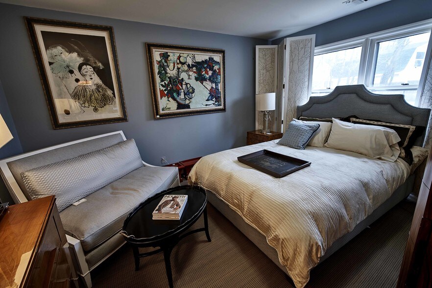 More Photos Of 584 State Rt 17, Ridgewood Office Residential For Lease