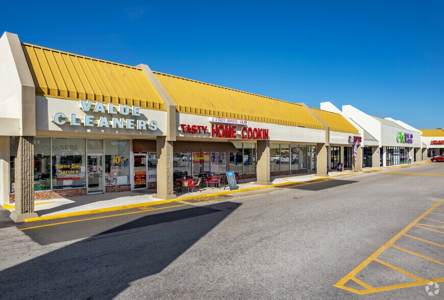 Primary Photo Of 3820 S Tuttle Ave, Sarasota Unknown For Lease