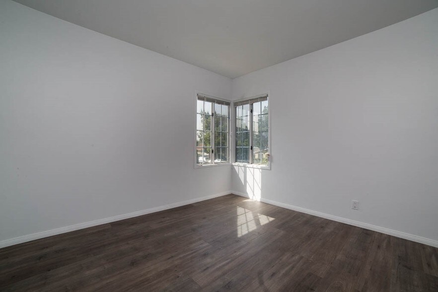 More Photos Of 2117 Stewart St, Santa Monica Apartments For Sale