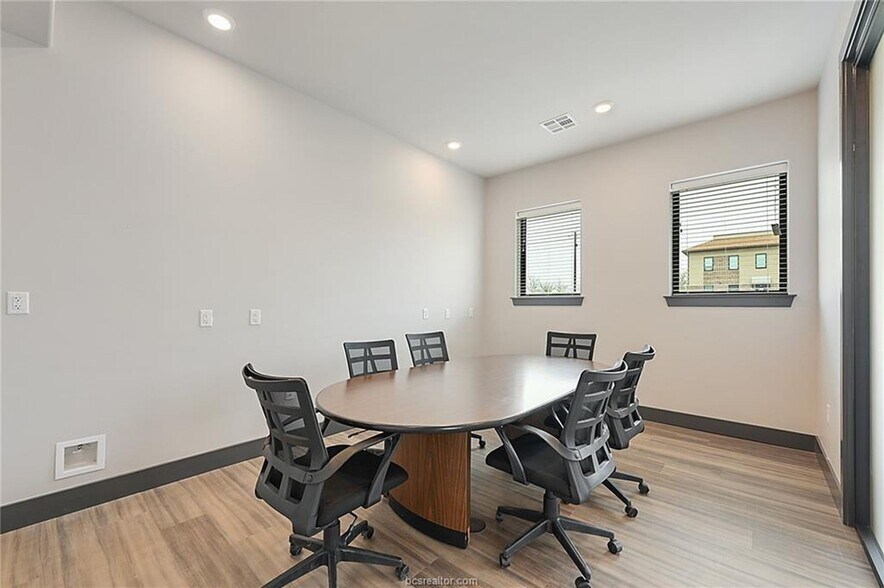 More Photos Of 3020 Barron Rd, College Station Loft Creative Space For Sale