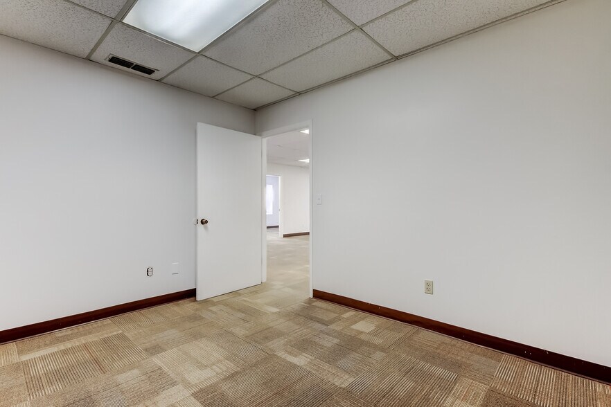 More Photos Of 4326 Park Blvd, Pinellas Park Office For Lease