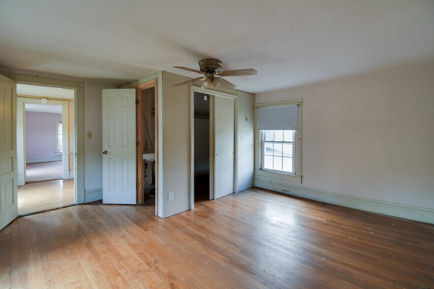 More Photos Of 35 Tinkling Spring Rd, Fishersville Showroom For Sale