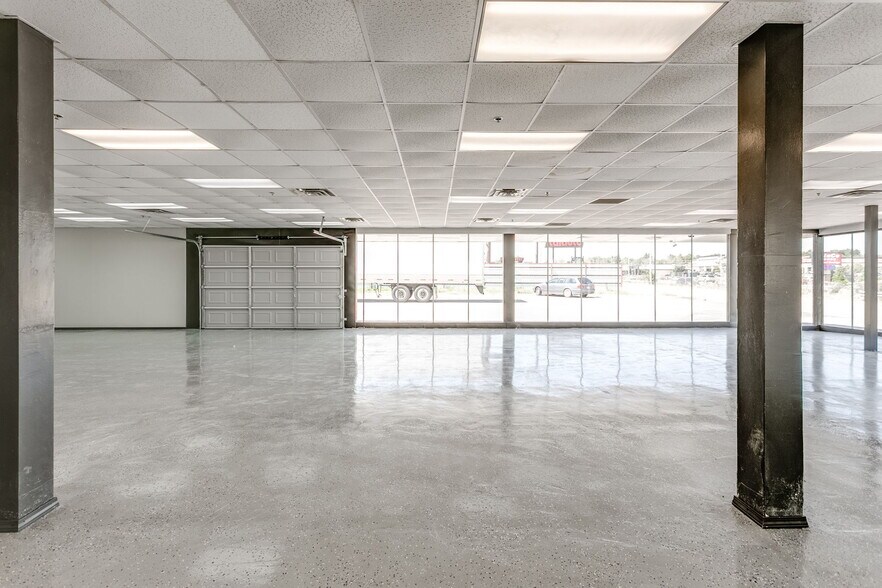 More Photos Of 3500 NW 39th St, Oklahoma City Office For Sale