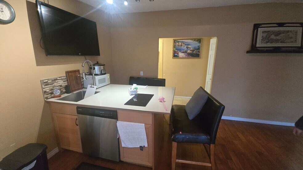 More Photos Of 5132 46th NE Ave, Chetwynd Hotel For Sale