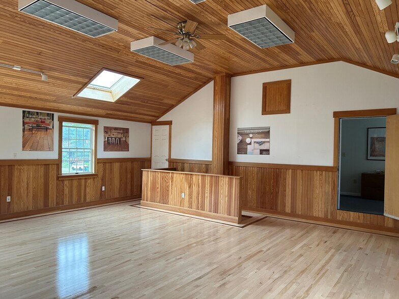 More Photos Of 2617 Hartford Ave. Ave, White River Junction Office For Sale