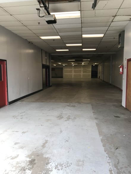 More Photos Of 20 Crescent St, Stamford Warehouse For Sale