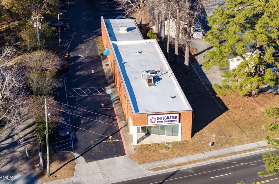 More Photos Of 2909 Market St, Wilmington Office For Sale