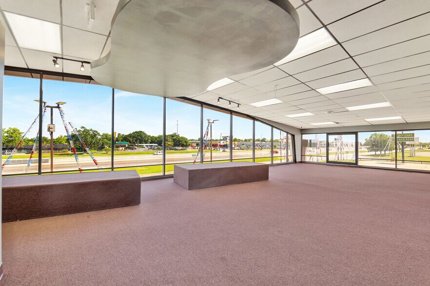 More Photos Of 11209 W Kellogg, Wichita Auto Dealership For Sale