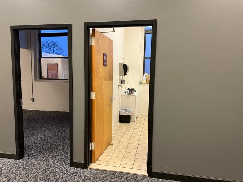 More Photos Of 114 Pearl St, Port Chester Light Distribution For Lease