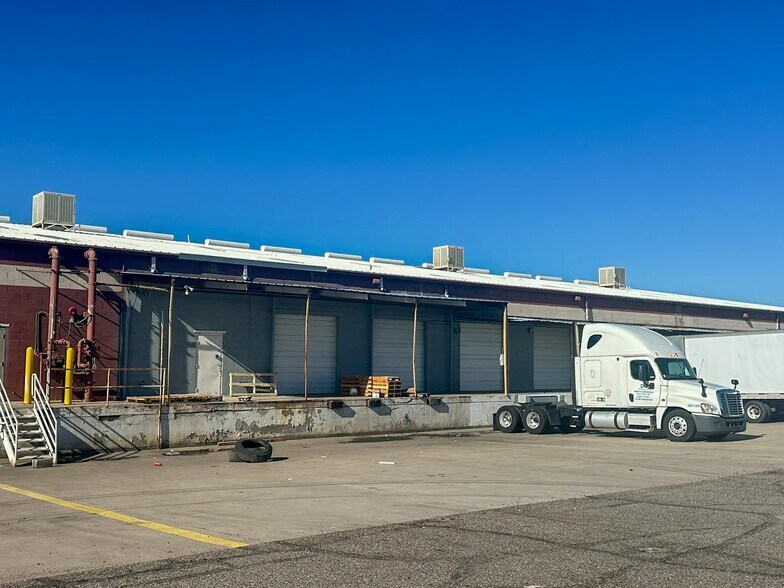 More Photos Of 5555 N 51st Ave, Glendale Warehouse For Lease