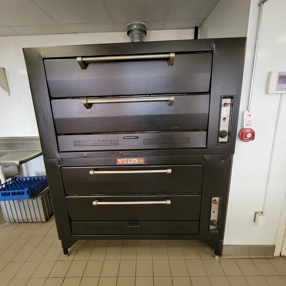 More Photos Of 2220 N Charles St, Baltimore Office For Sale