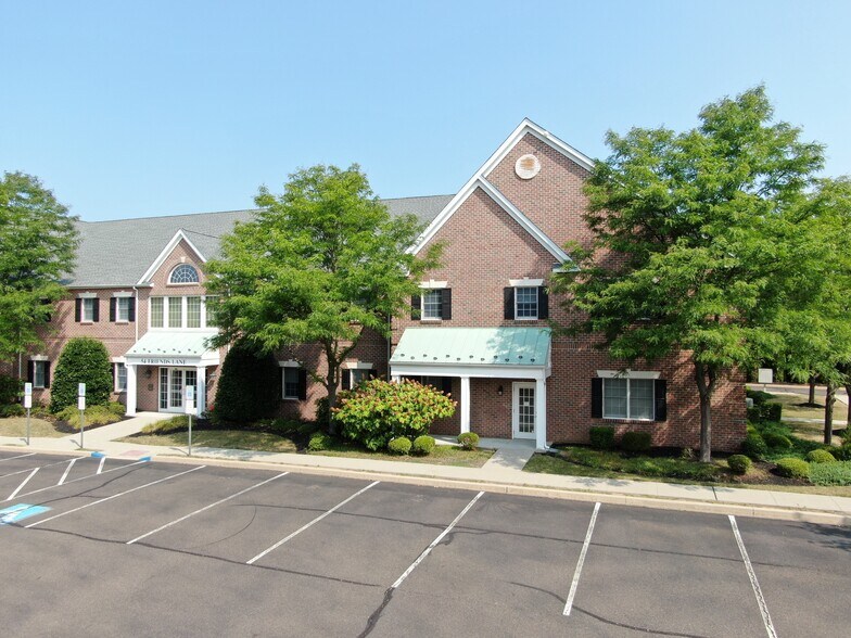 More Photos Of 54 Friends Ln, Newtown Office For Lease