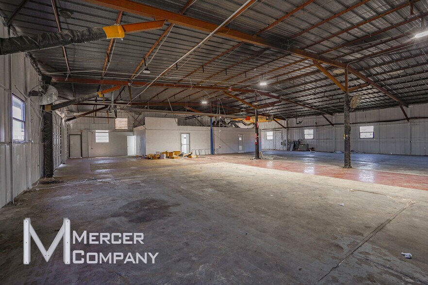 More Photos Of 825-831 E State Highway 121, Lewisville Warehouse For Sale