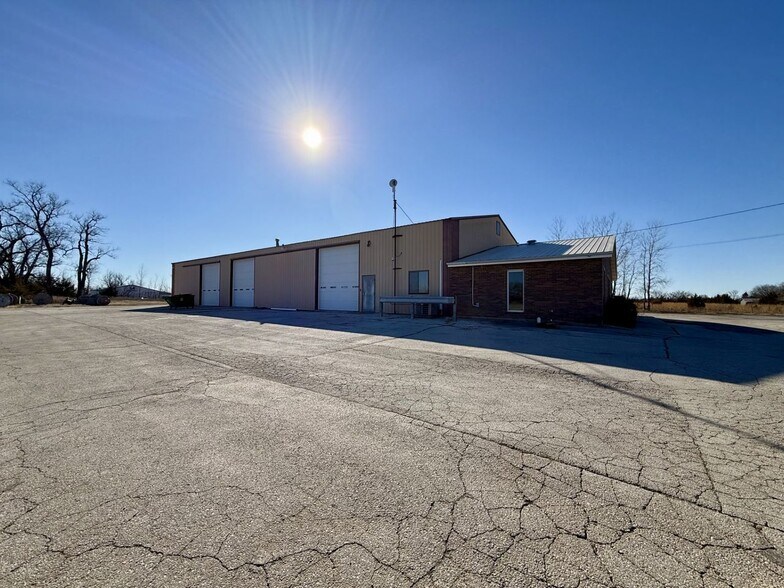 More Photos Of 515 Main st, Gas Industrial For Sale