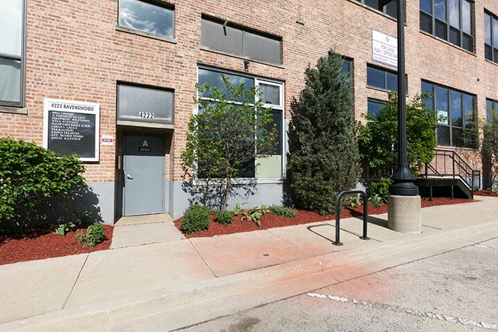 More Photos Of 4222 N Ravenswood Ave, Chicago Manufacturing For Lease