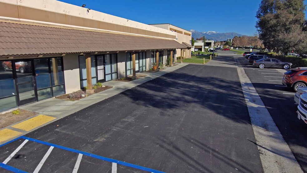 More Photos Of 1894 Commercenter West Dr, San Bernardino Light Distribution For Sale