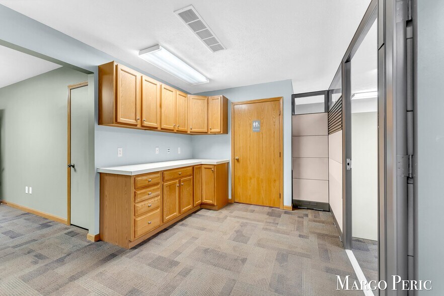 More Photos Of 7884 Eastern Ave SE, Grand Rapids Loft Creative Space For Lease