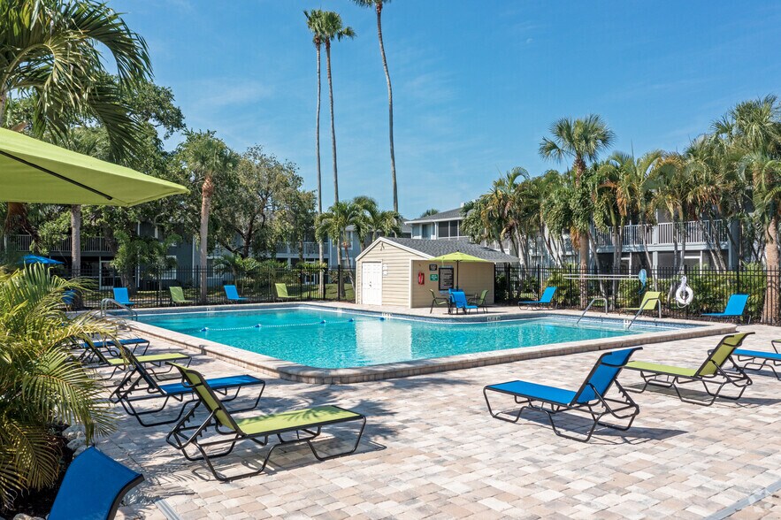 More Photos Of 2148 54th Ave S, Saint Petersburg Apartments For Sale