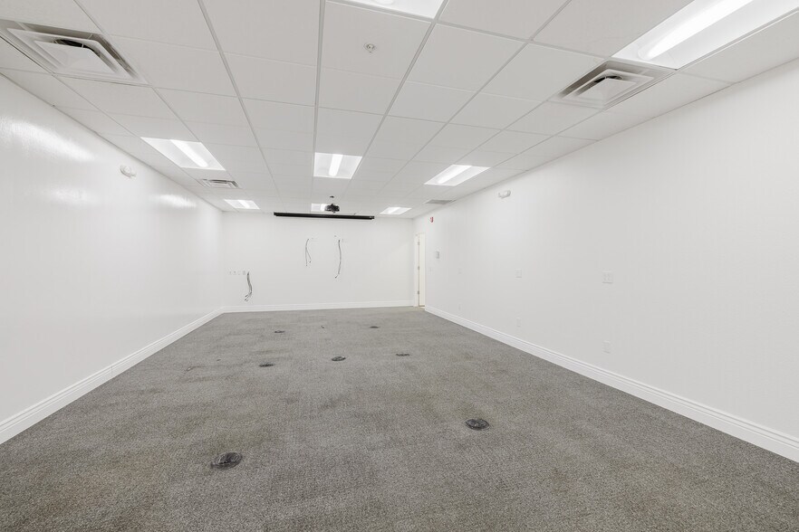 More Photos Of 2575 Alta Vista Dr, Elko Warehouse For Lease