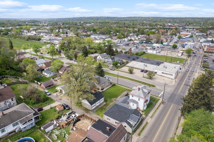 More Photos Of 203 Benson St, Reading Flex For Sale