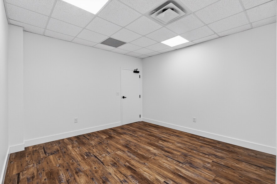 More Photos Of 3606 Explorer Trl, Oakwood Warehouse For Lease