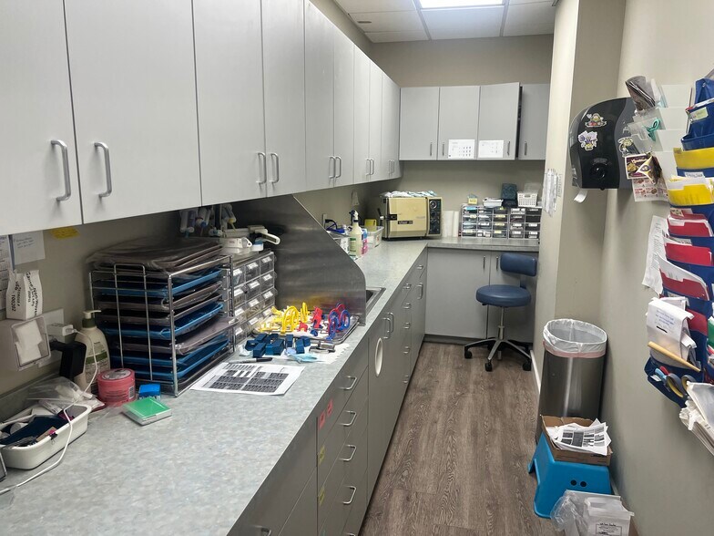 More Photos Of 2812 Long Beach Rd, Oceanside Medical For Lease