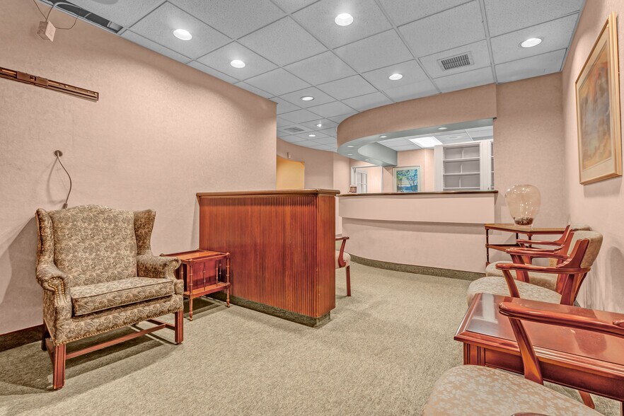More Photos Of 9209 Colima Rd, Whittier Office For Sale
