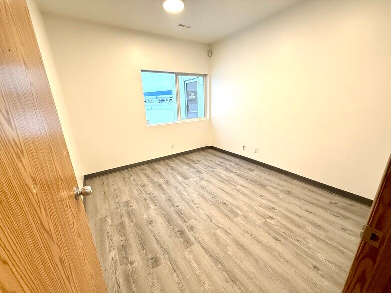 More Photos Of 8 Van Der Horn Way, Red Deer County Truck Terminal For Sale