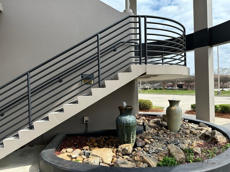 More Photos Of 4750 Sherwood Common Blvd, Baton Rouge Office For Lease