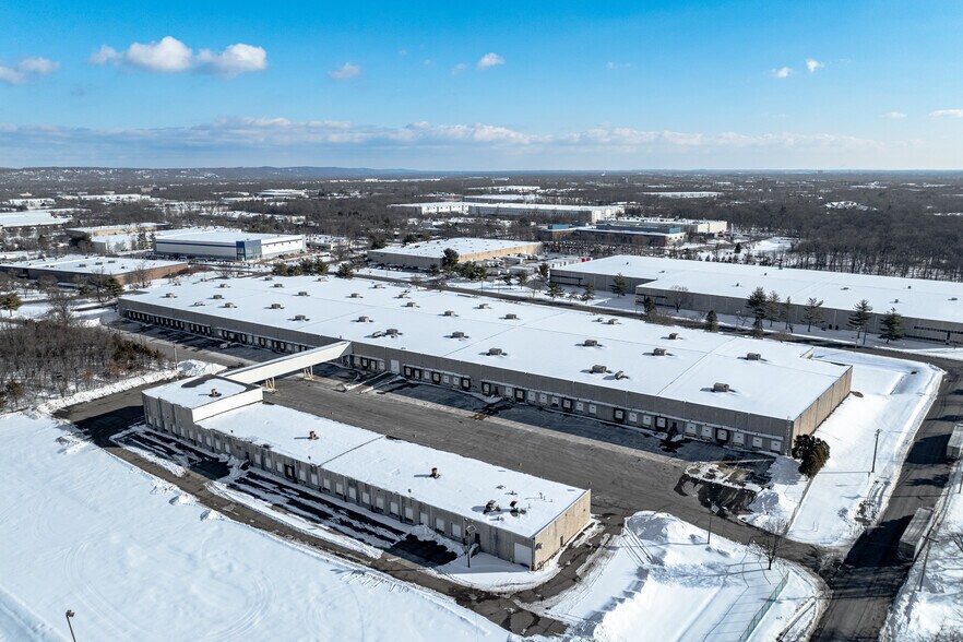 More Photos Of 1 Heller Park Ln, Somerset Unknown For Lease