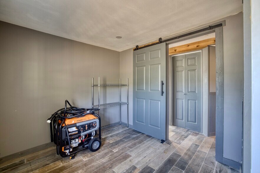 More Photos Of 40 Main St, Pacific Beach Flex For Sale