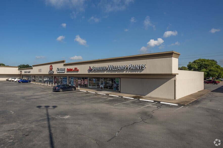 More Photos Of 2010 Richey St, Pasadena Unknown For Lease