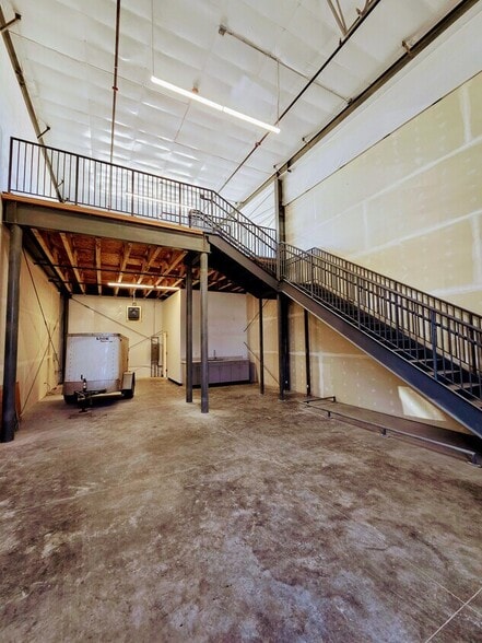 More Photos Of 13853 E Briarwood Ave, Centennial Light Distribution For Sale