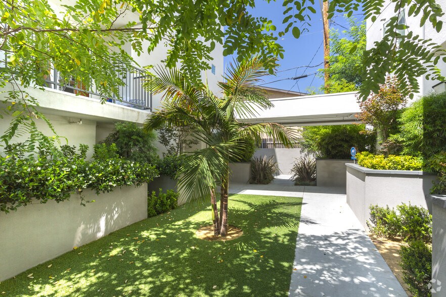 More Photos Of 18528 Chase St, Northridge Apartments For Sale